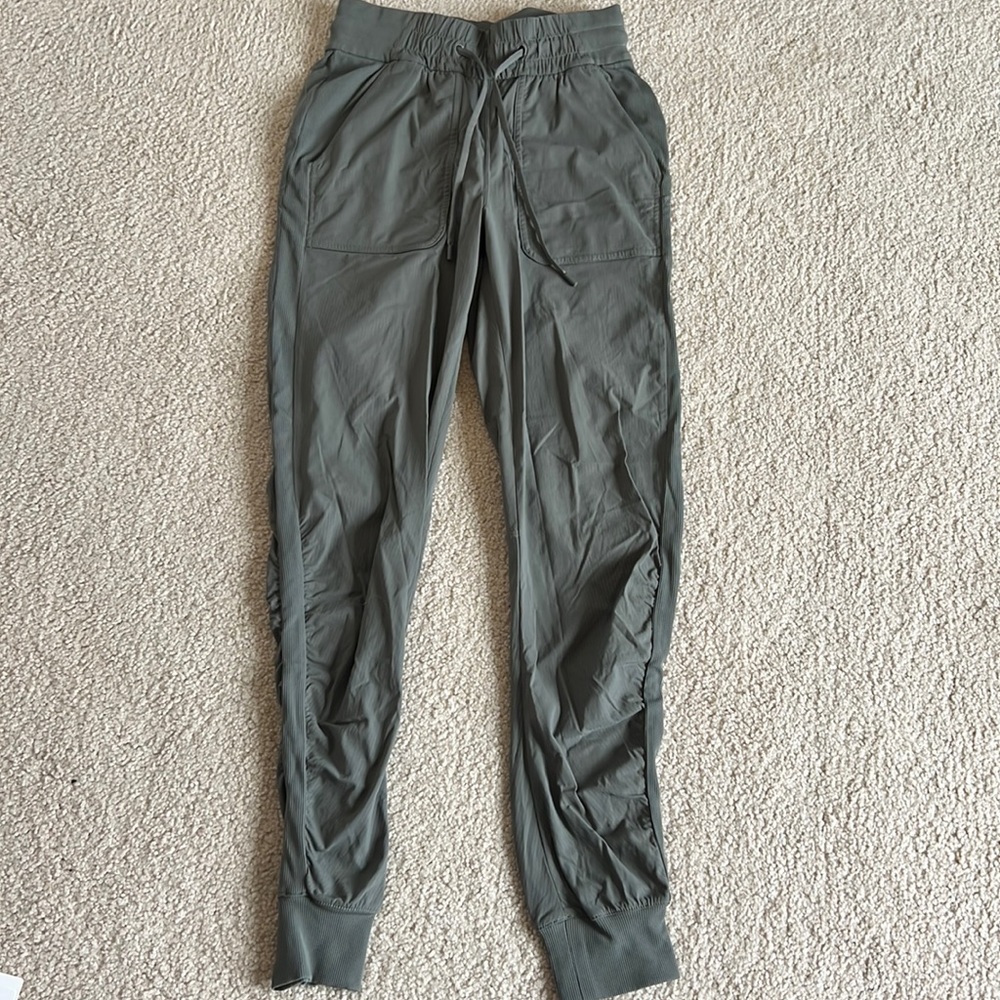 Green beyond the studio jogger